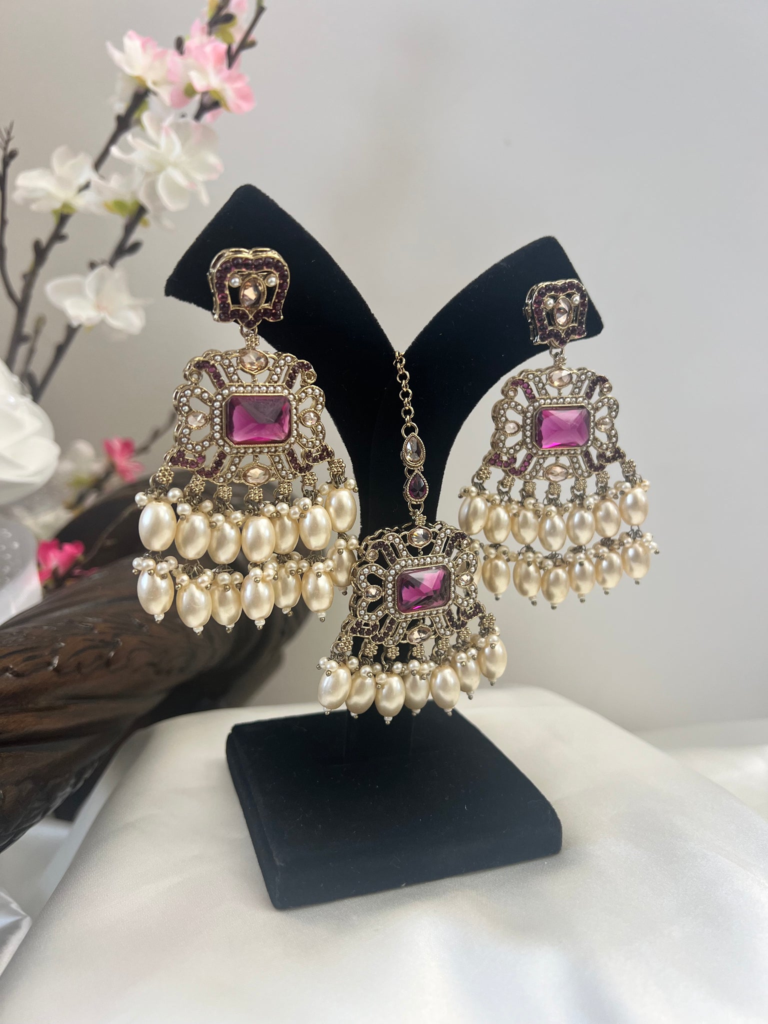 Husan Earring Tikka