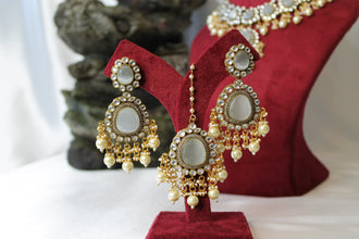 Uncut Kundan Necklace Set