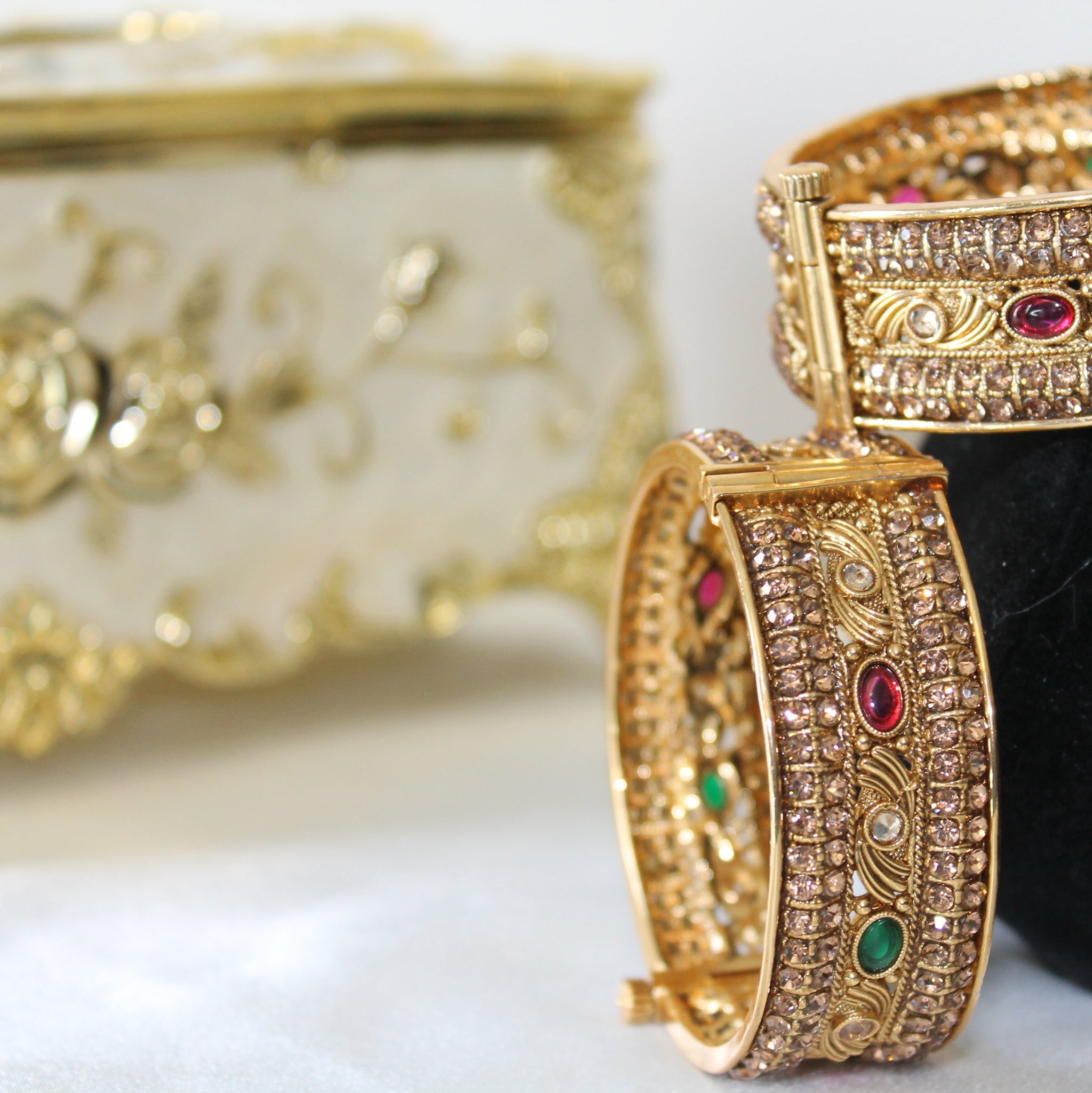 Aarvi Bangles