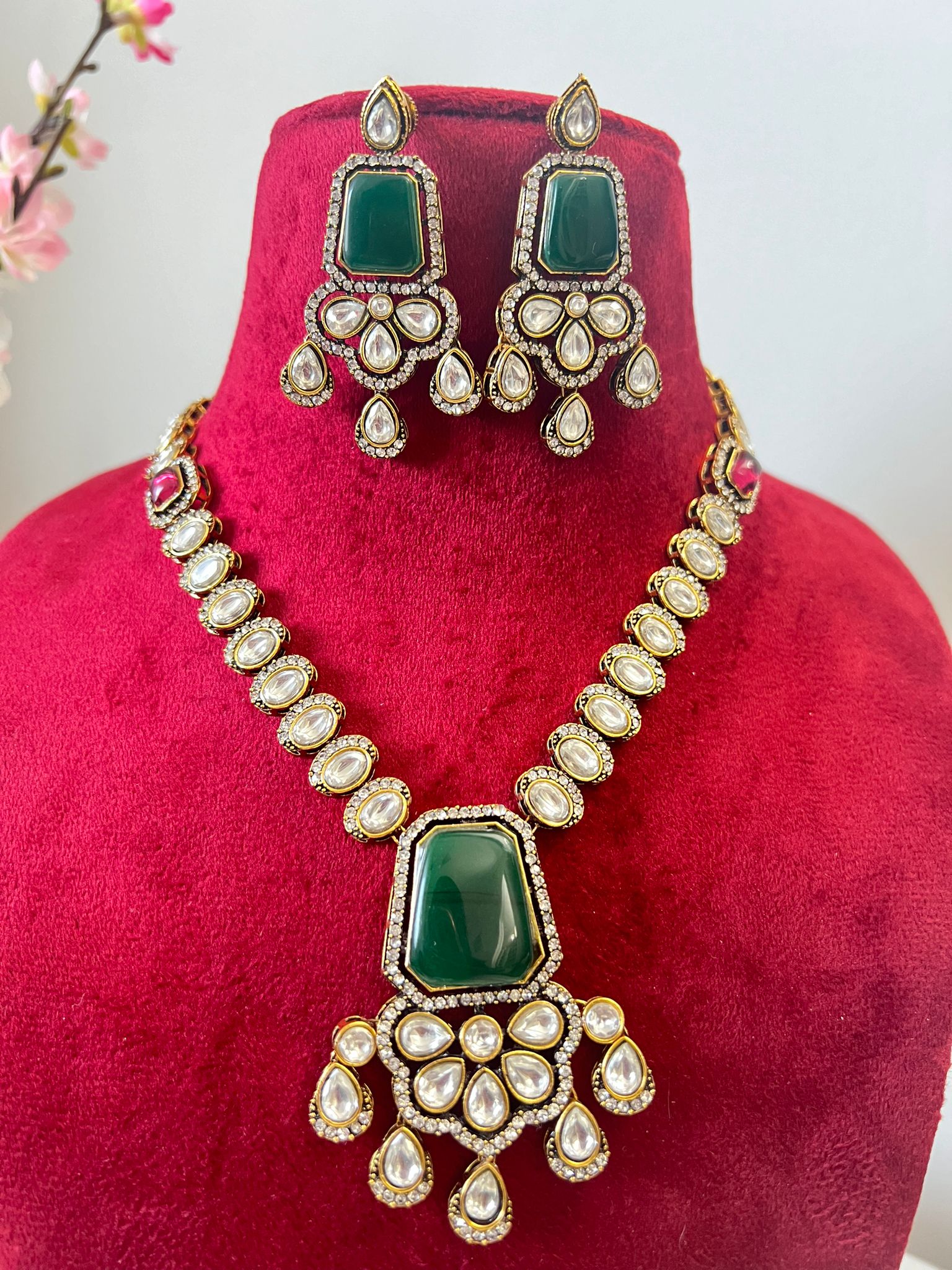 Uncut Kundan Classy Necklace Set with Unique Earrings